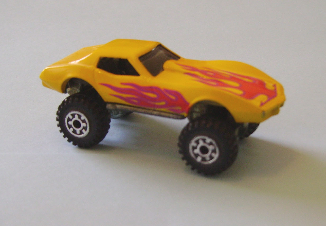 hot wheels 1975 corvette stingray